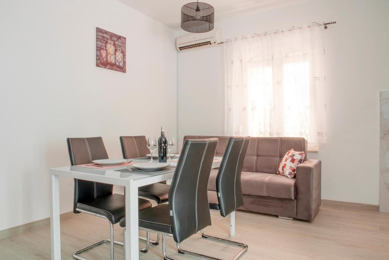 Apartmani Vudrag Трогир Екстериор снимка